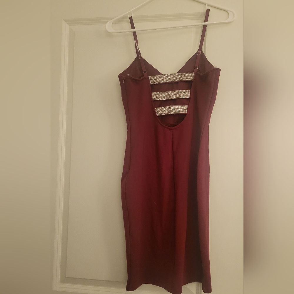 Burgundy mini dress - Picture 3 of 3